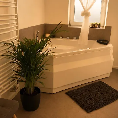 Apartamento Wellness - Privat-spa Mit Whirlpool, Sauna & Kino Grub am Forst